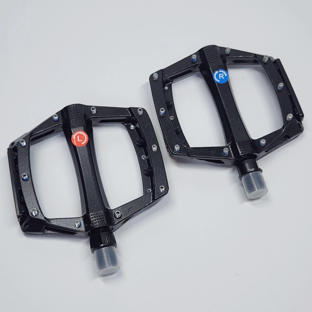 FPD Flat Platform Bike Pedals Black Aluminum Reflector Pins Pair Universal New